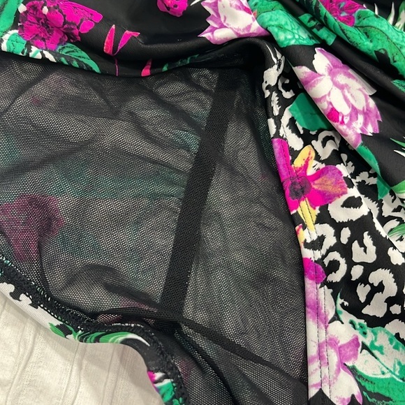 Torrid bottom swim tummy control 2 2X 18-20 plus - Picture 8 of 11